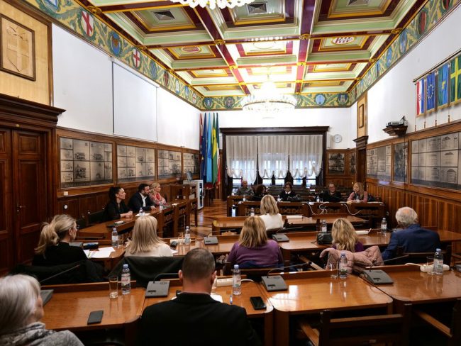 Sastanak_Grad.jpg.1200x900_q90_crop_upscale